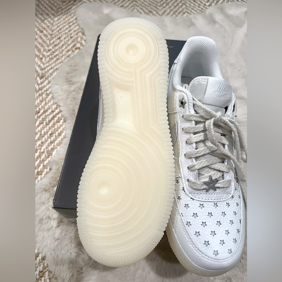 Nike Air Force 1 ‘07, women’s size 6 - Picture 4 of 6